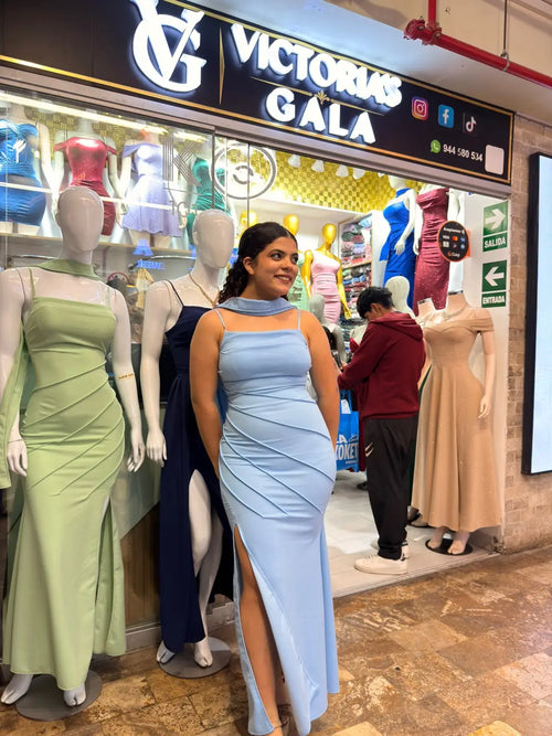 Entrada y vestidos de Victoria’s Gala en Galería Kristales